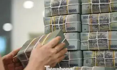 Đằng sau cuộc đua lãi suất huy động và cho vay