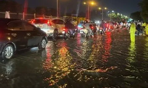 Hà Nội nêu nguyên nhân xuất hiện 2 điểm ngập ở Long Biên sau trận mưa lớn