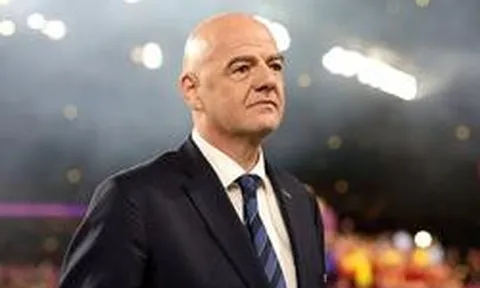 Mở công ty 'bán' World Cup bất thành, Chủ tịch FIFA đối mặt nguy cơ mất chức