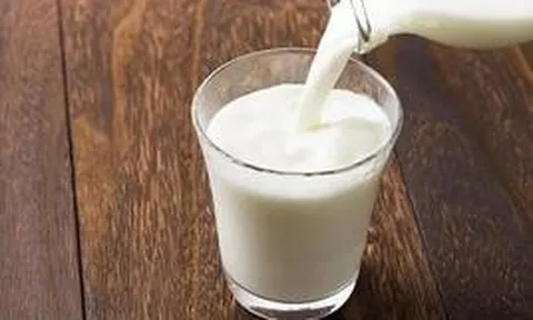 Uống sữa tươi thay cơm, bé trai 4 tuổi ở Đồng Nai suy đa tạng, nhập viện nguy kịch: Điều bác sĩ lo ngại nhiều phụ huynh đang làm mỗi ngày