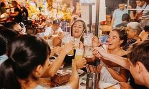 Vượt qua Kuala Lumpur và Jakarta, một thành phố Việt Nam bất ngờ đứng top 1 thế giới về ẩm thực đường phố