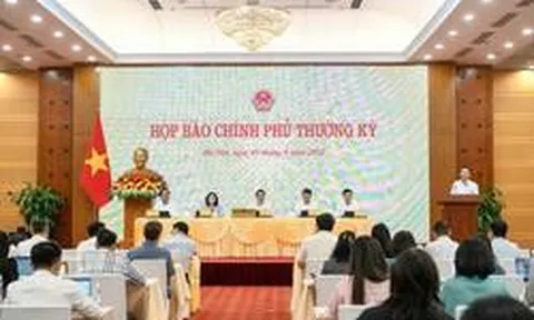 Quyết liệt thực hiện các giải pháp thúc đẩy tăng trưởng kinh tế "2 con số"