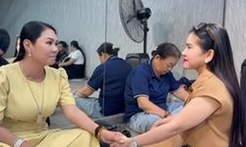 Nữ NSƯT vừa từ Mỹ về nước vội báo tin vui