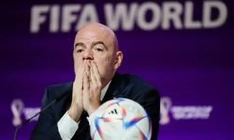Chủ tịch FIFA rơi vào khủng hoảng sau World Cup