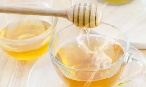 Uống nước mật ong mỗi ngày, người đàn ông bất ngờ khi đi khám