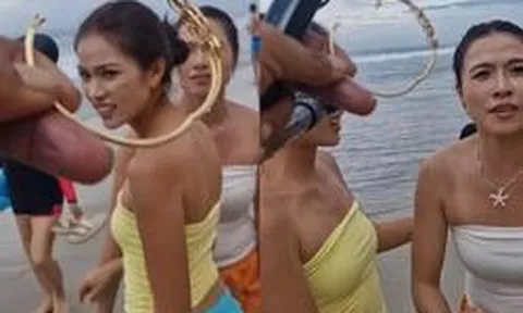 Lắc vàng 3 chỉ rơi xuống biển Đà Nẵng, nữ du khách bật khóc, tuyệt vọng: Diễn biến bất ngờ sau đó