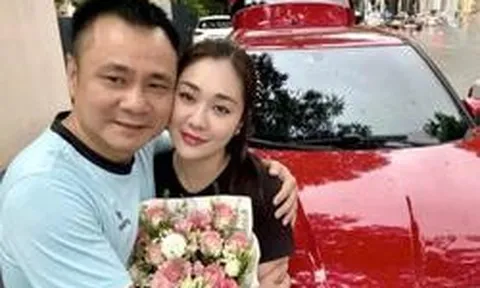 Nam NSND, Giám đốc Nhà hát Chèo Quân đội mua ô tô tặng sinh nhật vợ thiếu tá kém 12 tuổi
