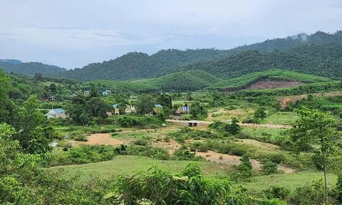 Ánh điện "đánh thức" bản làng giữa VQG Phong Nha - Kẻ Bàng