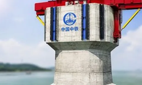 Phát hiện Trung Quốc nâng khối bê tông cốt thép nặng 1.540 tấn bằng thiết bị đặc biệt, một siêu công trình đường thủy sắp lộ diện