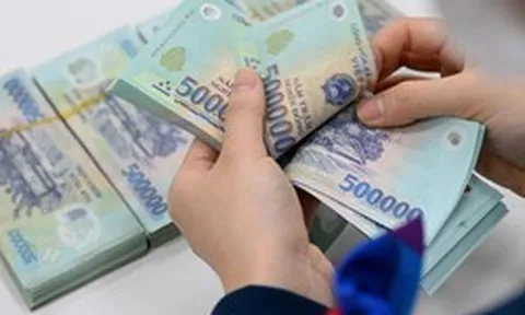 Một ngân hàng công bố giảm 0,5% lãi suất cho vay với mọi khác hàng, áp dụng từ hôm nay 11/8