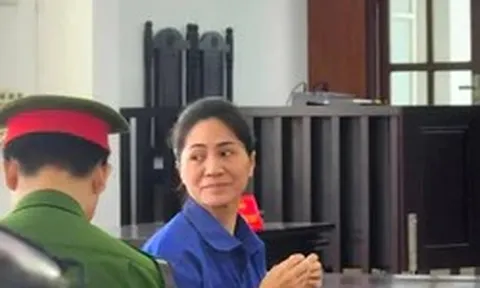 Giám đốc show 'Về đây bốn cánh chim trời' biết không thể biểu diễn vẫn bán vé, đón khán giả