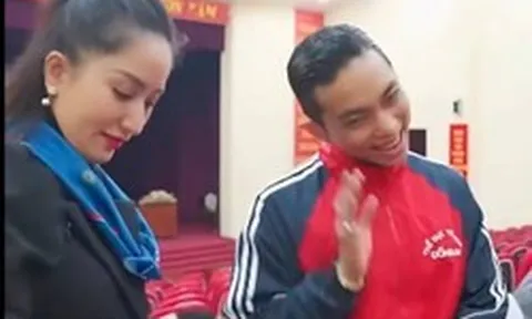 Phan Hiển bị Khánh Thi tịch thu toàn bộ tiền thưởng nóng