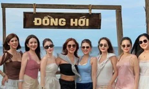 8 cô gái chơi thân từ thời sinh viên, 9 năm sau thuê hẳn limousine từ Hà Nội vào Quảng Bình: Cả đoàn 28 người, đóng 20 triệu/ gia đình