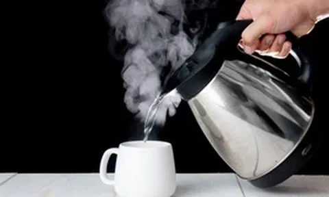 2 thói quen đun nước tưởng vô hại, số 1 "nguy hiểm" hơn bạn nghĩ, nhiều nhà vẫn mắc mà không hay
