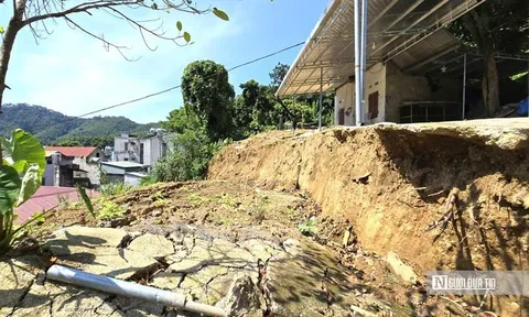 Sạt lở núi làm sập tường, đe dọa 17 hộ dân: Lên phương án ổn định cuộc sống
