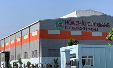 Hoá chất Đức Giang tiếp tục thay Tổng Giám đốc