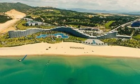 Dự án 20.000 tỷ đồng bên bờ biển miền Trung: Rộng 1300ha, có hồ bơi, có sân golf, hai lần nhận danh hiệu "hàng đầu Việt Nam"
