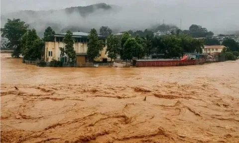 18 tỉnh, thành được yêu cầu khẩn trương ứng phó thời tiết nguy hiểm