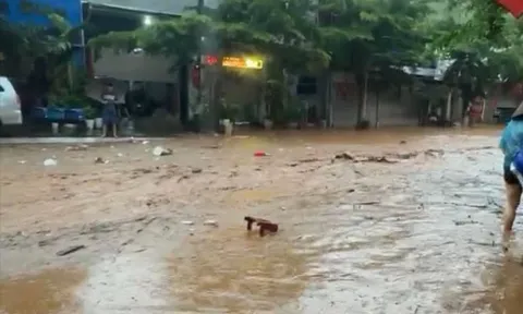 Mưa lớn dồn dập từ đêm nay (17/8), cảnh báo lũ trên các sông ở miền Bắc dâng cao