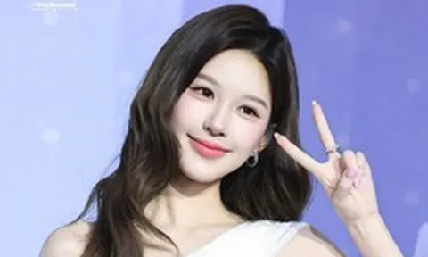 Nữ thần showbiz đang viral khắp Trung Quốc: Diện váy từ Việt Nam, nhan sắc cam thường đẹp điên đảo