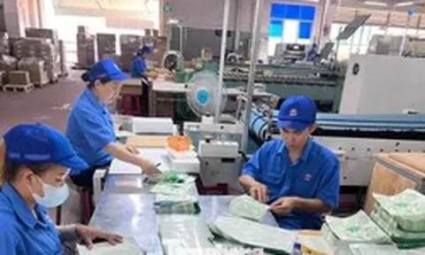 Dòng tiền khổng lồ đổ vào ngân hàng, sao doanh nghiệp không thể tiếp cận?
