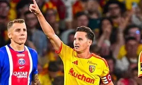 PSG thua sốc ở Siêu Cúp Pháp dù chơi hơn người gần 1 giờ đồng hồ