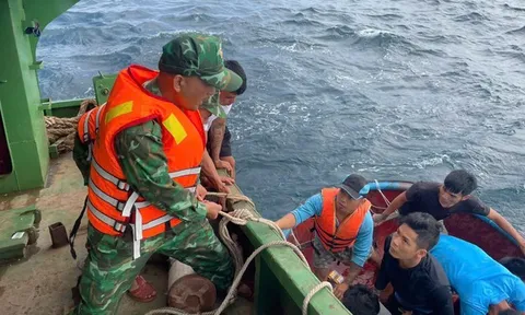 12 ngư dân Gia Lai gặp nạn trên biển được bộ đội biên phòng kịp thời ứng cứu
