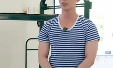 Không thể nào nhận ra Erik