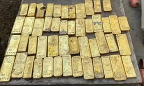 Phát hiện một rương đầy vàng thỏi trị giá hơn 200 tỷ đồng dưới hầm rượu một tòa nhà đang cải tạo