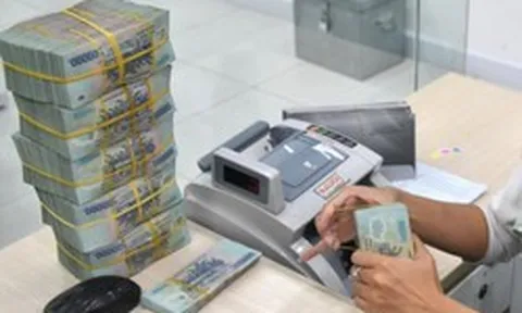 Ngành ngân hàng nửa đầu năm 2026: Tín dụng tăng 8,7%, nhưng nợ xấu đang “gõ cửa”