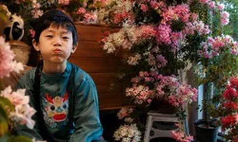 Ban công của mẹ 1 con đẹp như một "khu vườn cổ tích", nhìn thành quả mới hiểu vì sao mê đến vậy