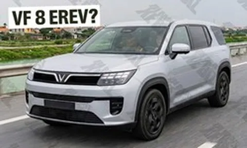 SUV VinFast cỡ trung mới lần đầu lộ diện trên đường: Dáng góc cạnh, gầm cao hơn VF 8, một chi tiết giống xe hybrid