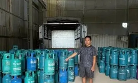 Phát hiện đường dây mua bán, san chiết gas giả ở Hà Nội