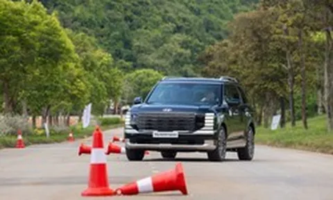Hyundai Thành Công xoay trục