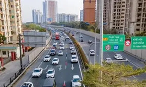 Xử phạt lỗi không giữ khoảng cách trên cao tốc: Đi cách bao nhiêu mét thì đúng luật?