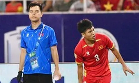 Lý do Văn Vĩ rời sân sau 10 phút đá chung kết ASEAN Cup 2026