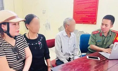 Không đủ tiền để chuyển vào tài khoản, cụ ông mang 5 chỉ vàng đi bán: Chủ tiệm nhất quyết không mua và cùng đến công an làm việc