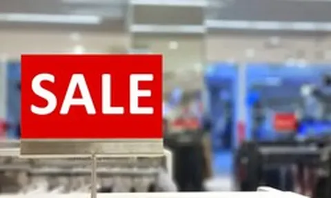 Vì sao mua hàng giảm giá liên tục có thể khiến ngân sách tăng thay vì giảm?
