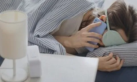 Nghề "dỗ người lạ ngủ" qua điện thoại: Gói dịch vụ 100 triệu đồng/tháng, một nhánh đang nóng của kinh tế bầu bạn