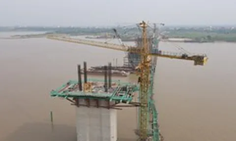 Sản lượng thi công cầu Hồng Hà trên đường Vành đai 4 đạt hơn 45%