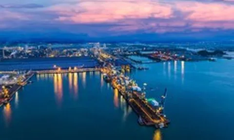 Bên trong "đại công trường" gần 20 tỷ USD đang làm thay đổi miền Trung