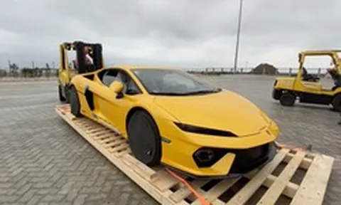 Cường Đô-la ‘khoe’ Lamborghini Temerario đầu tiên về Việt Nam, tiết lộ siêu xe giá khoảng 20 tỷ đồng là quà tặng cho khách mua nhà