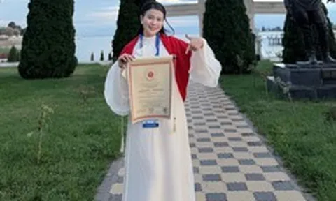 Nghệ sĩ đàn bầu Vân Trung giành Giải Ba tại Cuộc thi Âm nhạc Truyền thống quốc tế ở Kyrgyzstan