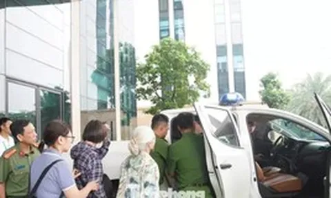 Nhận tiền đền bù dự án 2.900 tỷ đồng, người dân được Công an 'hộ tống' về tận nhà
