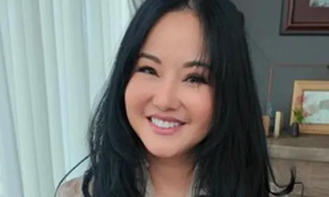 Diva Hồng Nhung U60 quá khác lạ, được khen "như búp bê"
