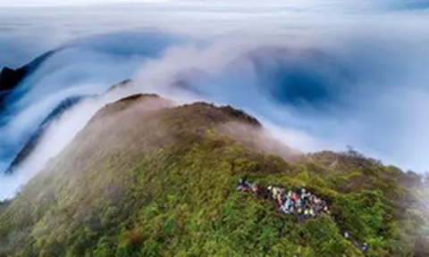 Nơi sẽ trở thành "Bà Nà Hills thứ 2" của Việt Nam khi được đầu tư hơn 16.000 tỷ đồng: Nằm trên đỉnh núi cao 1000m, khí hậu mát mẻ quanh năm, kết nối trực tiếp với di sản thiên nhiên thế giới