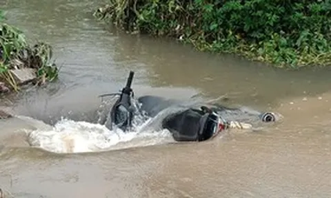 Đã tìm thấy thi thể nam sinh mất tích khi đi qua đường ngập ở Hà Nội
