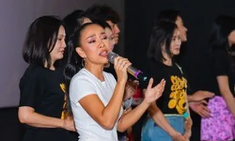 Bài hát Việt cảm động nhất lúc này: Ca sĩ vừa cất giọng đã lấy nước mắt người xem, “quá nể ai là người sáng tác”