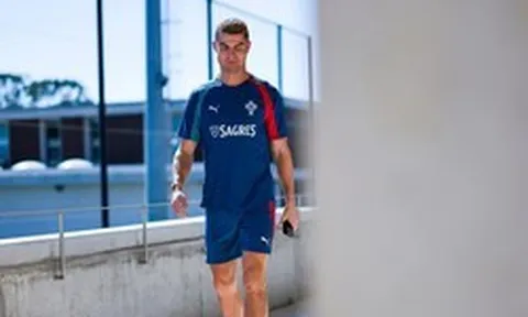 Nhìn khoảnh khắc này không nghĩ Ronaldo đã 41 tuổi