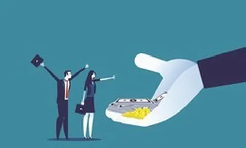 Lương 42 triệu/tháng, nghỉ việc trước hạn cam kết, trưởng phòng người Việt phải hoàn trả 222 triệu đồng tiền thưởng